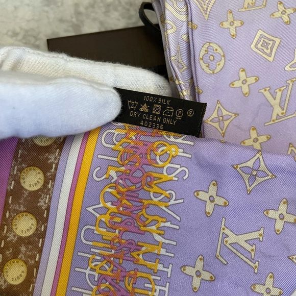 Louis Vuitton Silk Monogram Map Bandeau - Picture 5 of 8